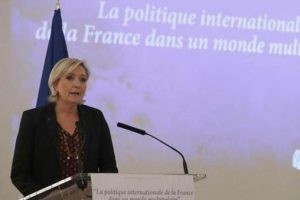 Marine Le Pen: "AB konusunu bitirmenin zamanı geldi"