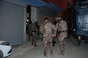 İstanbul'da şafak baskını