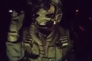 DEAŞ'ı bombalarken Nusret taklidi yaptı