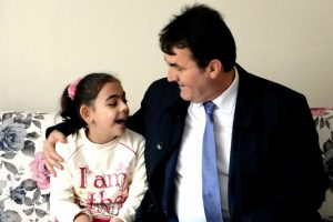 Bursa'da g&ouml;rme engelli Esma'ya belediye sahip &ccedil;ıktı