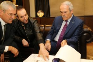 &Uuml;nl&uuml;lerin doktorundan Bursa Harmancık'a okul
