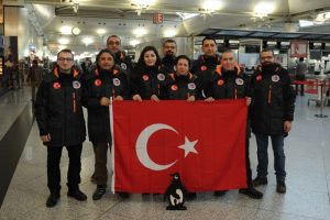 9 bilim adamı Antarktika'ya gitti