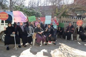 Bursa Kuru&ccedil;eşme Mahallesi maden ocağı protesto edildi