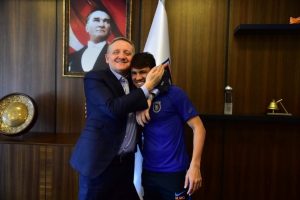 Başakşehir, Mossoro ve Napoleoni ile s&ouml;zleşme uzattı