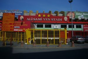 TT Arena'nın ışıkları 'D&uuml;nya Saati' etkinliğinde kapanıyor