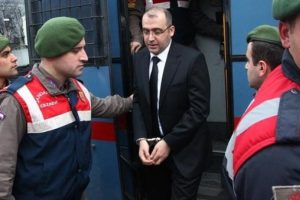 Yarbaylar mahkemede birbirine girdi