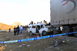 Ankara'da korkun&ccedil; kaza: Yol vermek i&ccedil;in durunca...