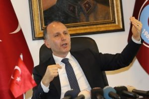 Efsane Avni Aker'e Veda Gecesi
