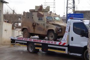 Sınırda askeri hareketlilik s&uuml;r&uuml;yor