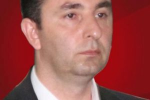 G&uuml;len'den duruşma esnasında sanığa 'mesaj' ş&uuml;phesi