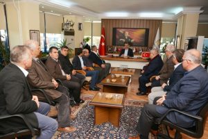 Bursa'da muhtarlardan &Ouml;zkan'a teşekk&uuml;r ziyareti