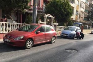 İzmir'de 23 aracın lastiği şişlendi