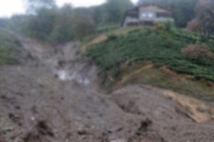 Rize'de heyelan meydana geldi