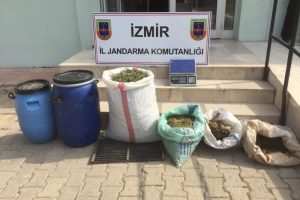 İzmir'de 13 kilogram esrar ele ge&ccedil;irildi