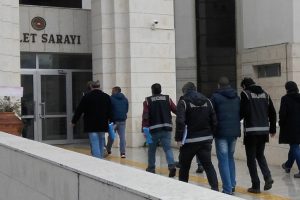 Ege'de 135 g&ouml;&ccedil;men ve 2 ter&ouml;rist yakalandı
