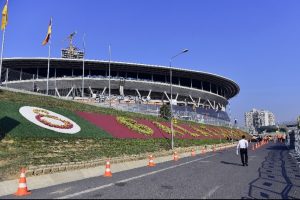 Galatasaraylı taraftarların derbide &ouml;zel koreografi yapması bekleniyor