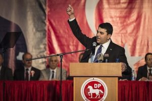 Uysal, &uuml;&ccedil;&uuml;nc&uuml; kez DP Genel Başkanı se&ccedil;ildi