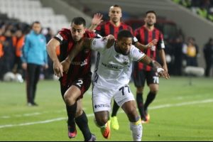 Fenerbah&ccedil;e, Gaziantepspor ile berabere kaldı