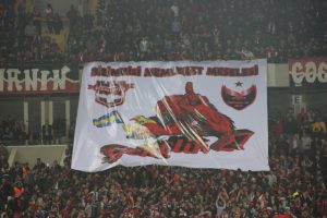 Fenerbah&ccedil;e taraftarından istifa sesleri