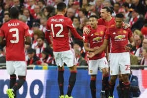 Manchester United, İbra'yla kupaya uzandı