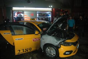 Adana'da park halindeki 3 ara&ccedil; kundaklandı