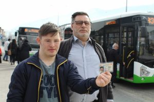 Bursa'da &ouml;zel halk otob&uuml;s&uuml;nde yaşanan skandala Başkan Altepe el koydu