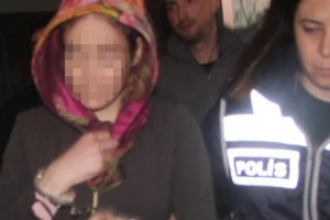 Doğum yapıp balkona bıraktığı bebek &ouml;ld&uuml;