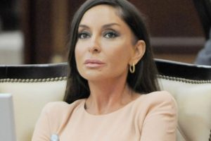 Aliyeva: Cumhurbaşkanlığını d&uuml;ş&uuml;nm&uuml;yorum