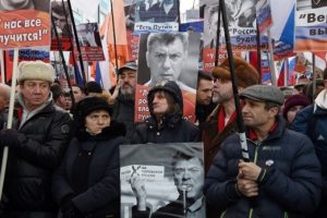 Moskova'da Putin muhaliflerinden g&ouml;vde g&ouml;sterisi