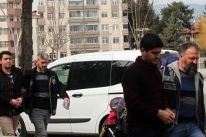 FET&Ouml;'den aranan askerler Bolu'da yakalandı