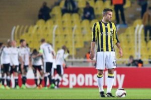Robin van Persie'nin menajeri, &Ccedil;in ekibi Tianjin'le masaya oturdu