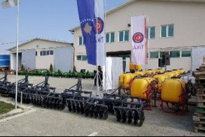 TİKA, Kosovalı tarımcının y&uuml;z&uuml;n&uuml; g&uuml;ld&uuml;rd&uuml;