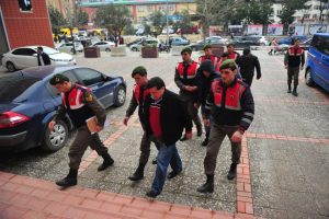 Bursaspor kafilesine saldıran 6 ş&uuml;pheli serbest bırakıldı
