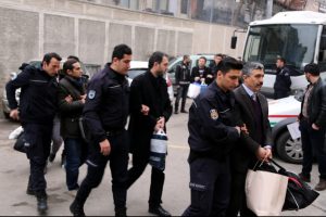 Bursa'daki FET&Ouml; operasyonu kapsamında 7 akademisyen tutuklandı
