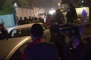 Florya'da Galatasaray'a protestolu karşılama