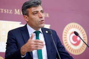 CHP ve HDP'den bayrak tartışması