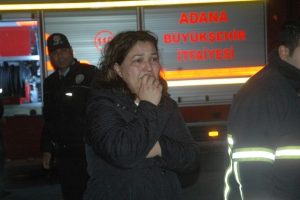 Ekmek teknesinin yanışını izledi