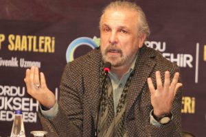 Mete Yarar: 15 Temmuz hen&uuml;z bitmiş değil