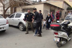 Adliyede polise saldırı!
