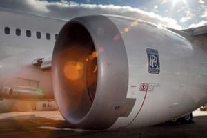 Rolls-Royce, 8 bin y&ouml;neticinin maaşlarını donduracak