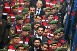 "Bindiğimiz helikopterde VİP kişi i&ccedil;in koltuk ayrıldı"