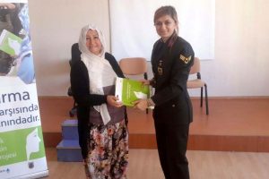 Bursa'da jandarmadan G&ouml;lyazılı kadınlara ziyaret