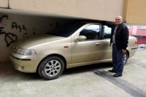 Rizeli şof&ouml;r&uuml;n park yeri g&ouml;renleri şaşırtıyor