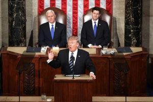 Trump'ın kravat tercihi sosyal medyayı salladı