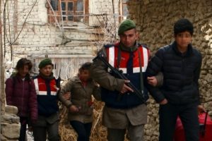 Kayıp &ccedil;ocuklar k&ouml;yde bulundu