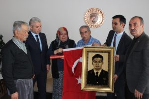 Şehit babası: Evim yansın ama sandığıma bir şey olmasın