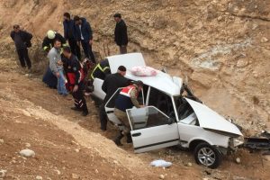 Malatya'da virajı alamayan otomobil şarampole u&ccedil;tu: 1 &ouml;l&uuml;