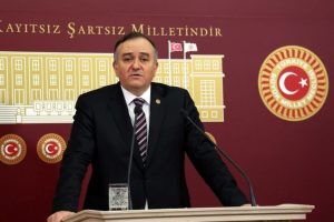 MHP'li Ak&ccedil;ay'dan CHP'ye 'bayrak' tepkisi