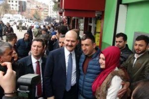 İ&ccedil;işleri Bakanı Soylu, Tunceli'de esnaf ziyareti yaptı