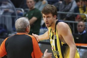 Fenerbah&ccedil;e'de Vesely sakatlandı